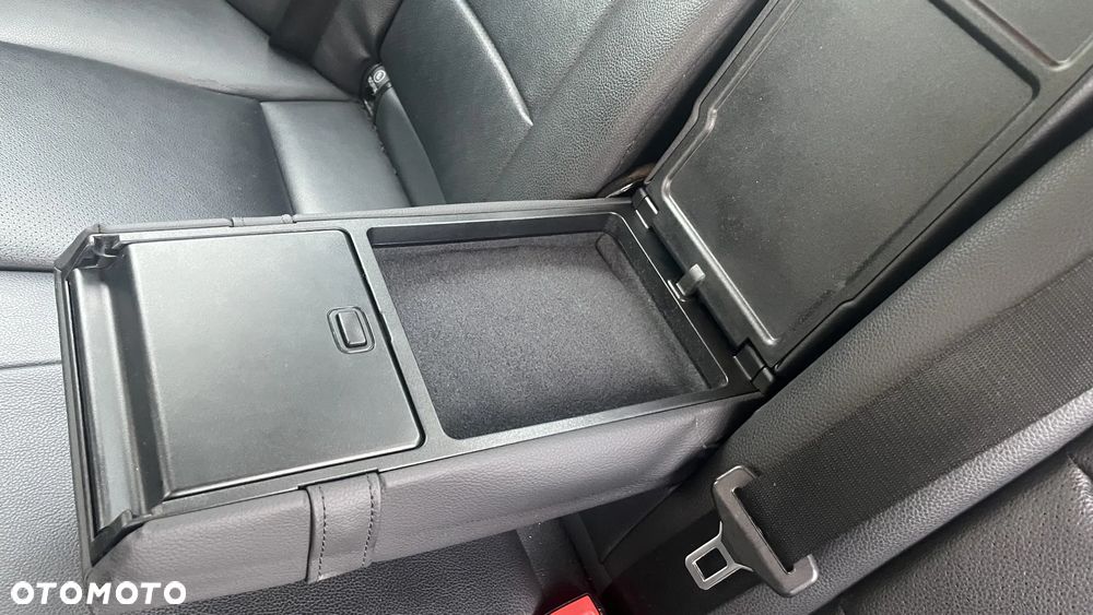 Mercedes-Benz Klasa E 200 BlueTEC 7G-TRONIC Avantgarde - 31