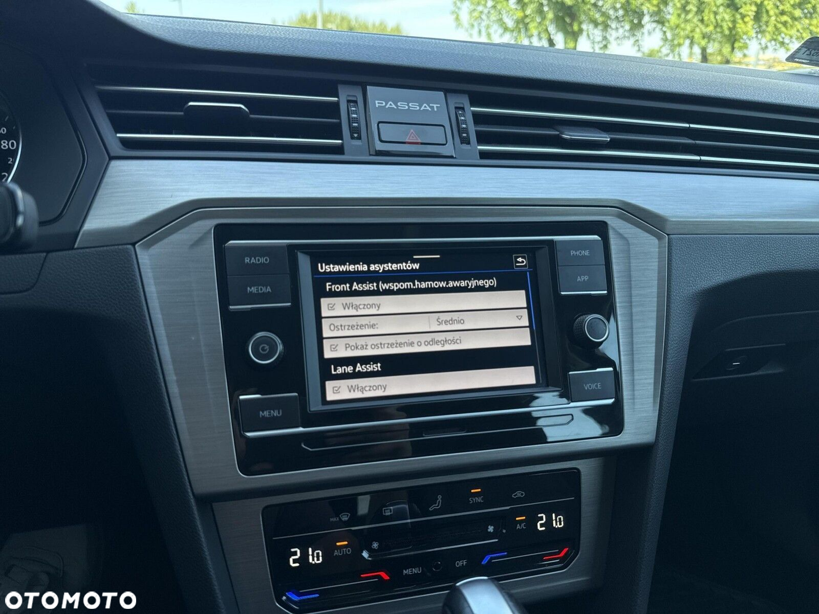 Volkswagen Passat - 22