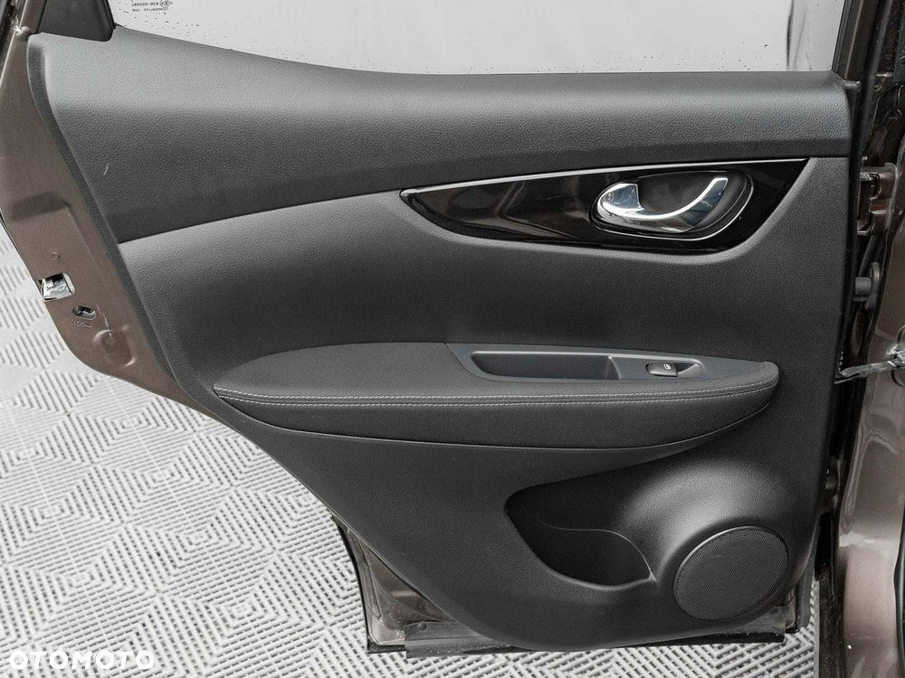 Nissan Qashqai 1.3 DIG-T N-Connecta DCT - 29