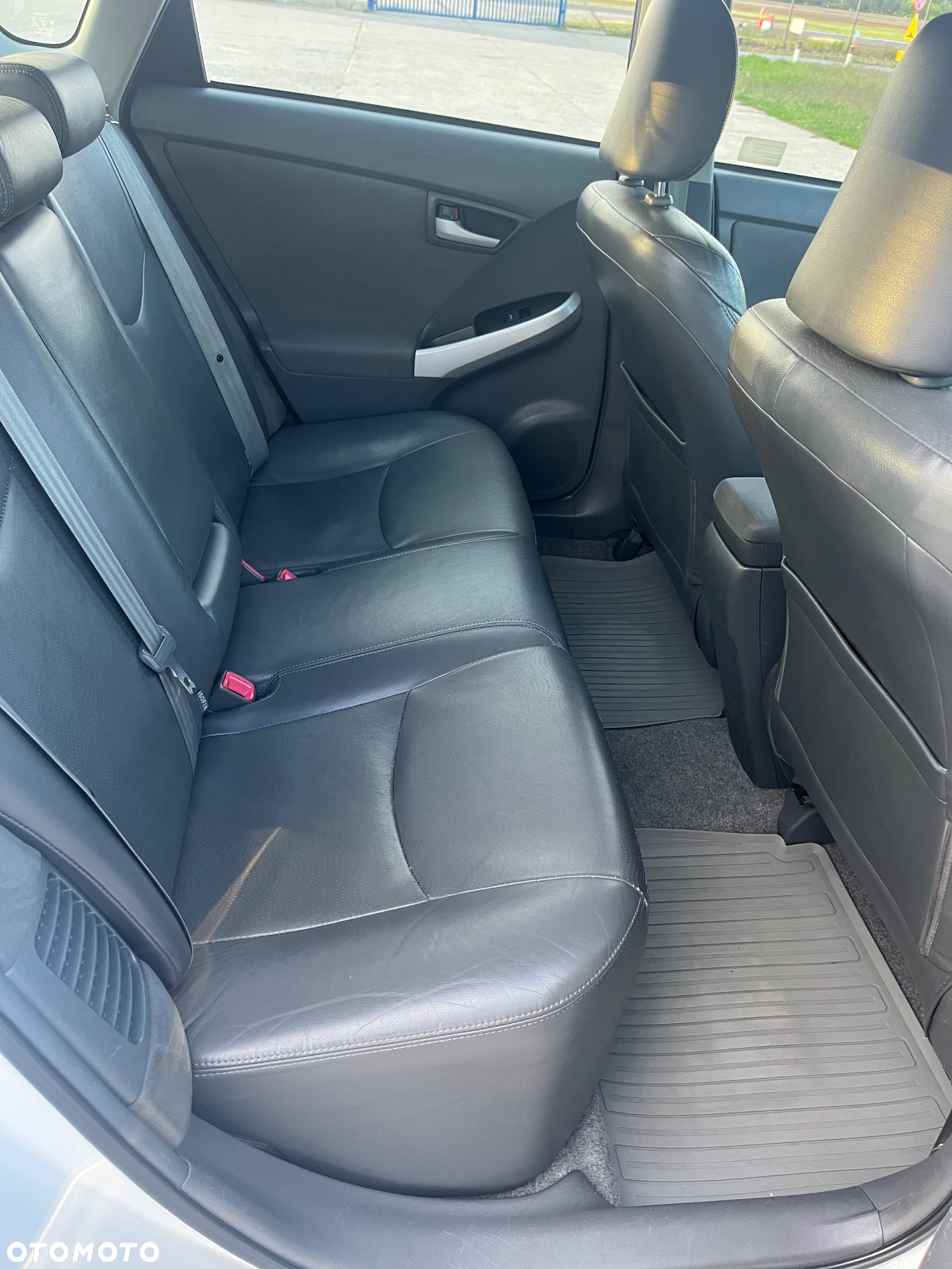 Toyota Prius 1.8 HSD Premium - 13