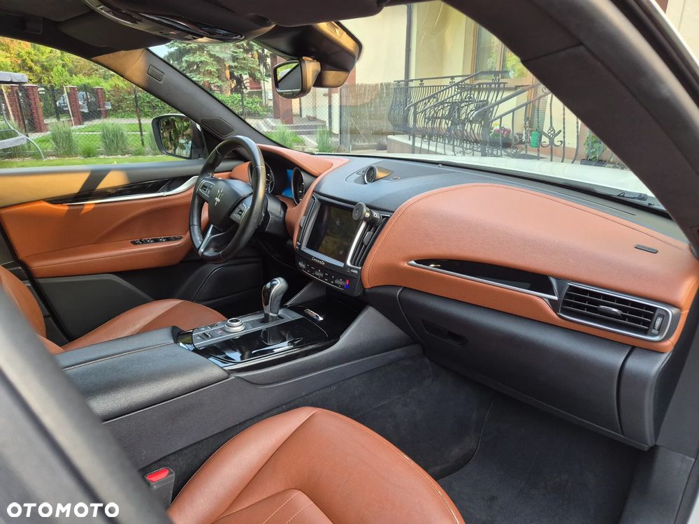 Maserati Levante - 15