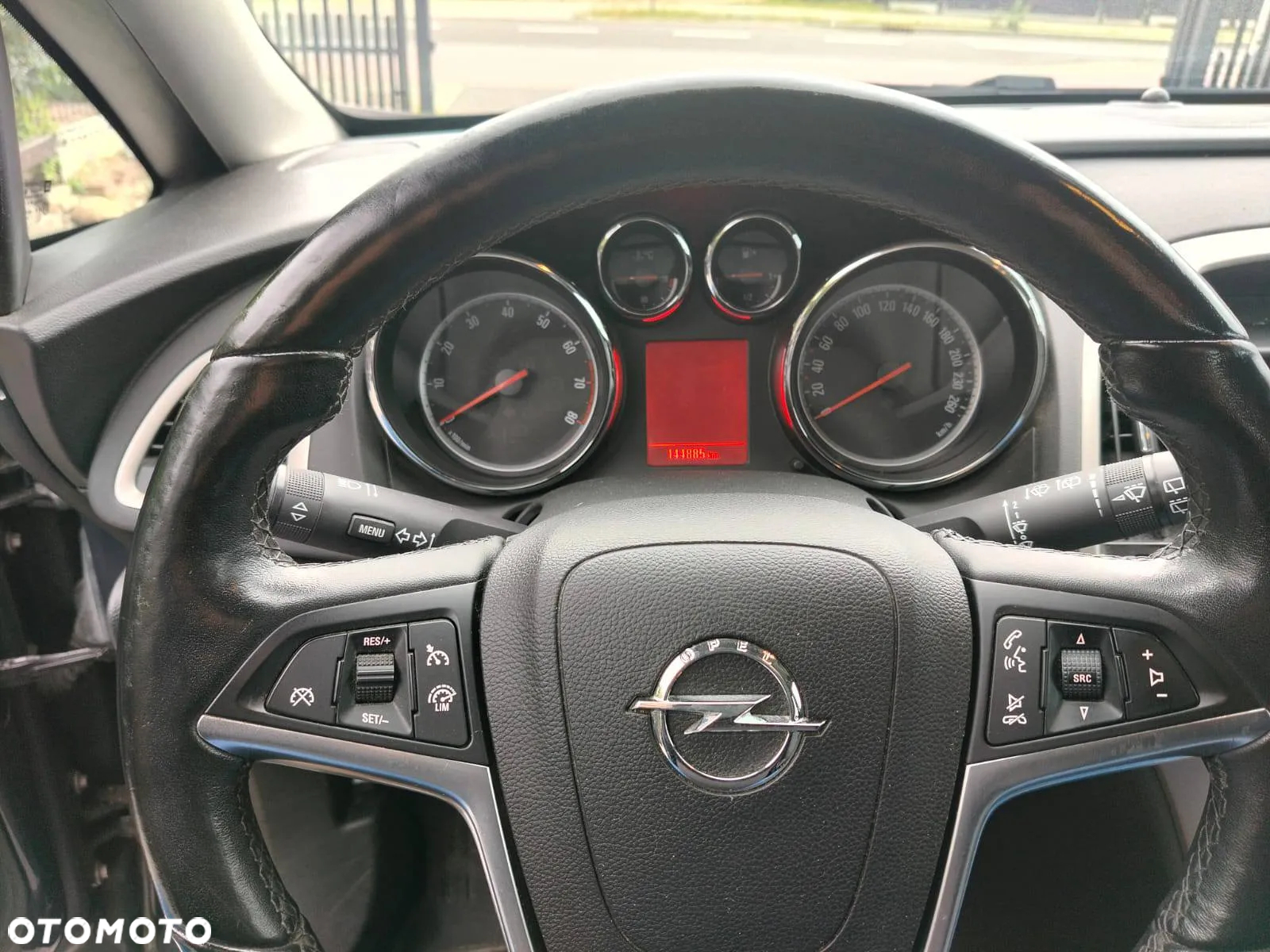 Opel Astra GTC 1.4 Turbo - 12