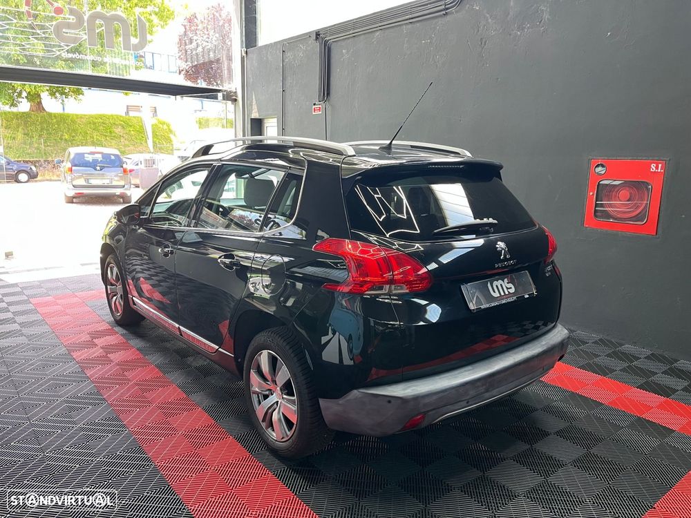 Peugeot 2008 1.2 PureTech Allure - 6