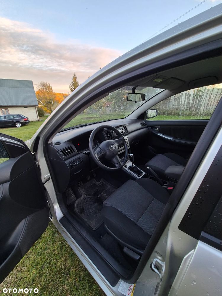 Toyota Corolla - 14