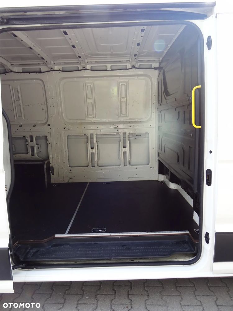 Volkswagen Crafter 2 L2H1 Furgon 35 Średni IDEALNY Salon Polska! - 9