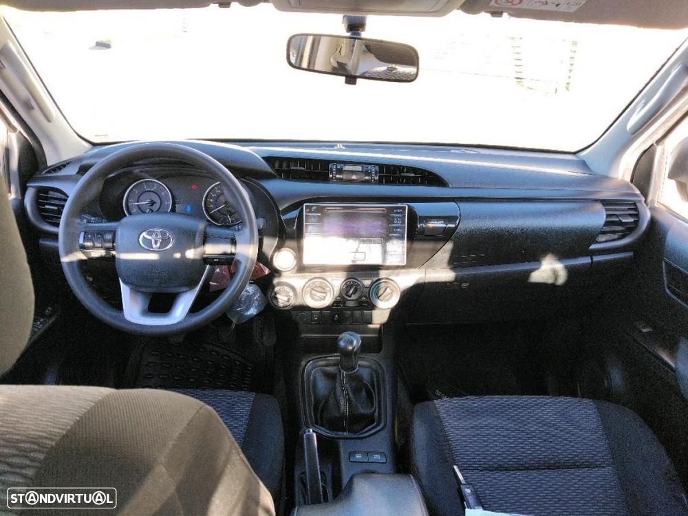 Toyota Hilux 2.4 D-4D 4WD DOUBLE CAB c/IVA - 6