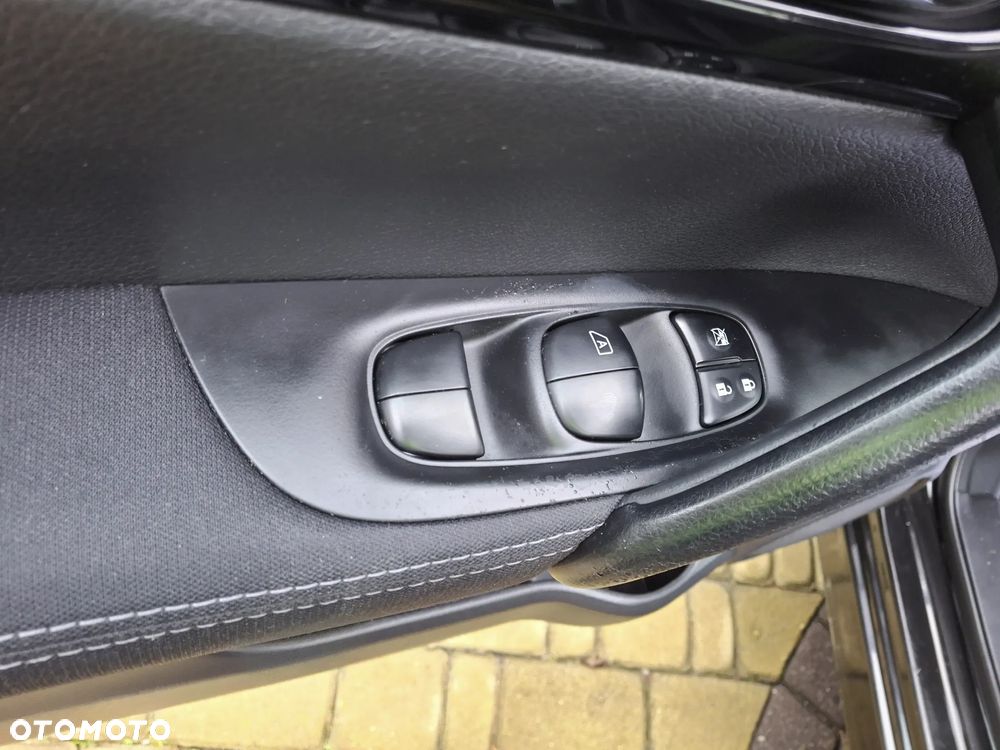 Nissan Qashqai 1.5 dCi Tekna - 12