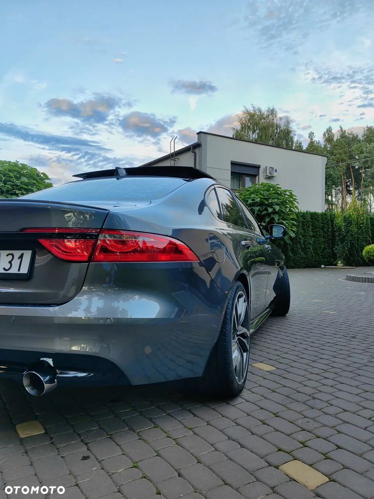 Jaguar XF 35t R-Sport - 9