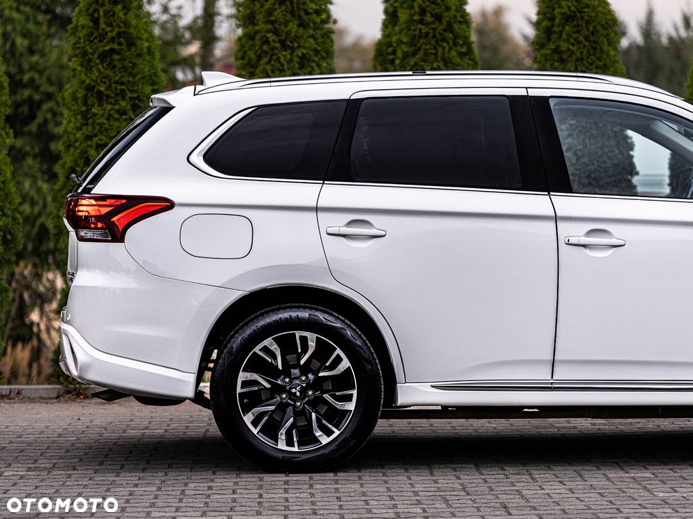 Mitsubishi Outlander 2.0 4WD Plug-In Hybrid Plus - 8