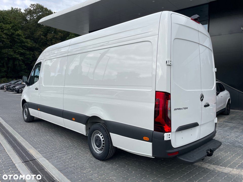 Mercedes-Benz Sprinter - 4