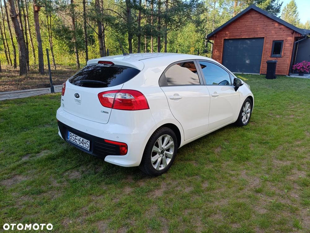 Kia Rio - 4