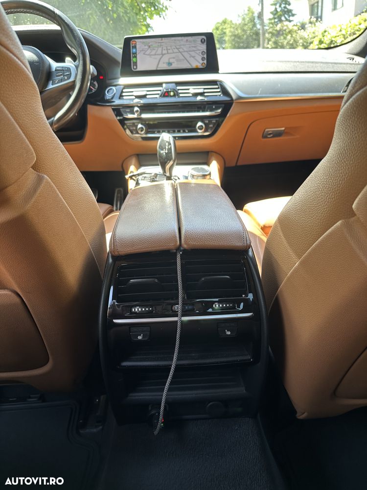 BMW Seria 5 520d xDrive AT - 10