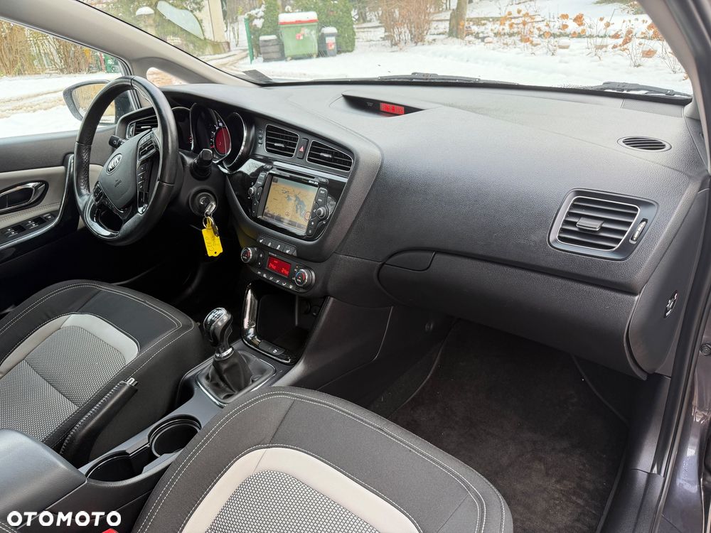 Kia Ceed 1.6 GDI Platinum Edition - 31