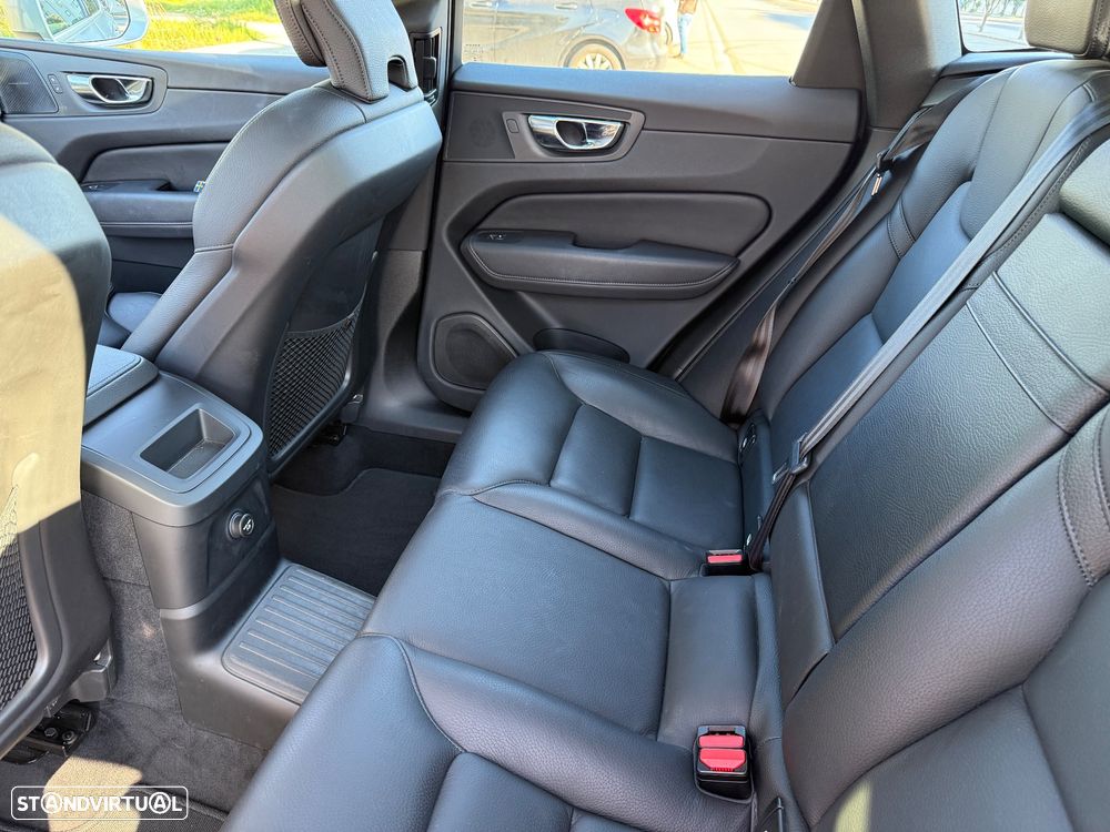 Volvo XC 60 2.0 T8 PHEV Inscription AWD - 24