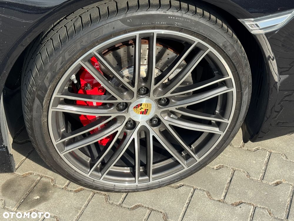 Porsche 911 Carrera 4S PDK - 23