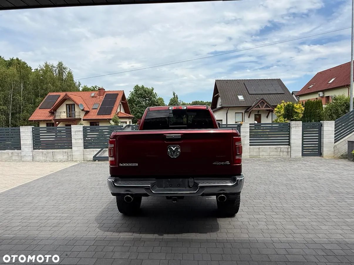 Dodge RAM 1500 5.7 4x4 - 16
