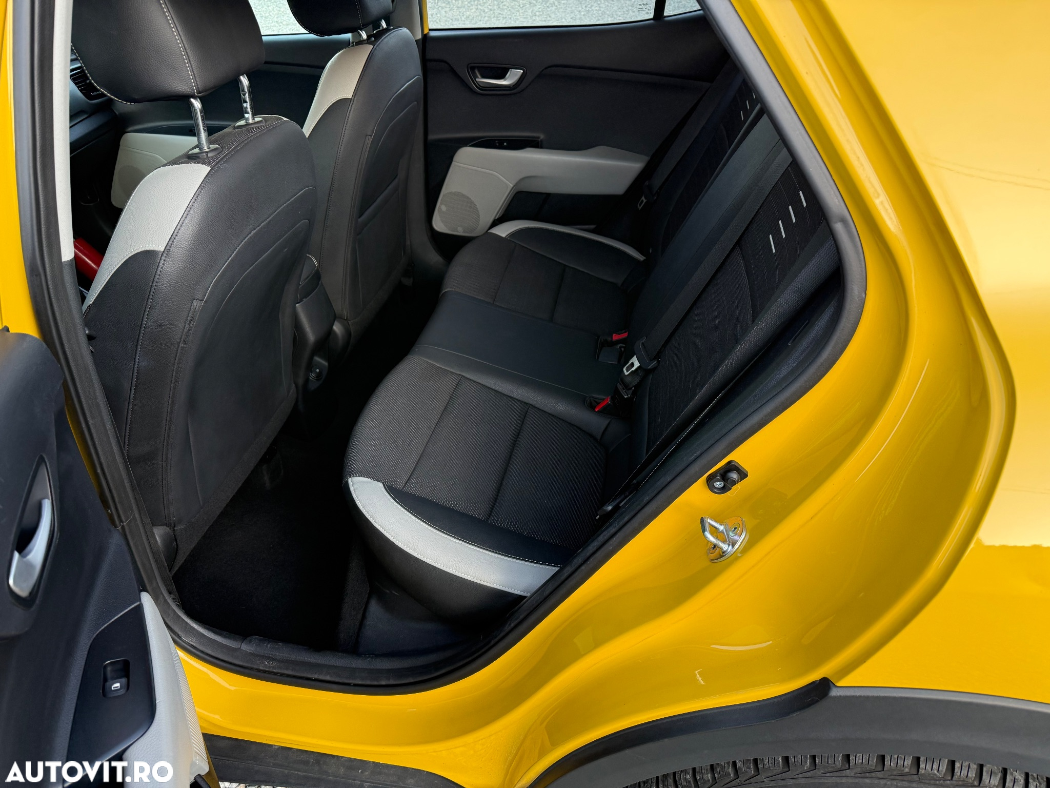 Kia Stonic 1.0 T-GDI 120 Platinum Edition - 17