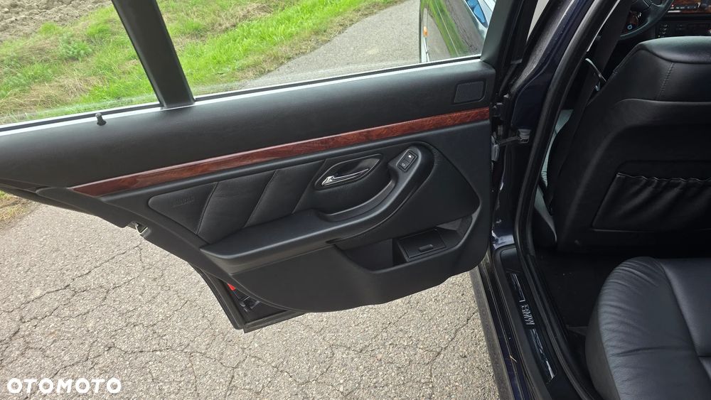 BMW Seria 5 - 21