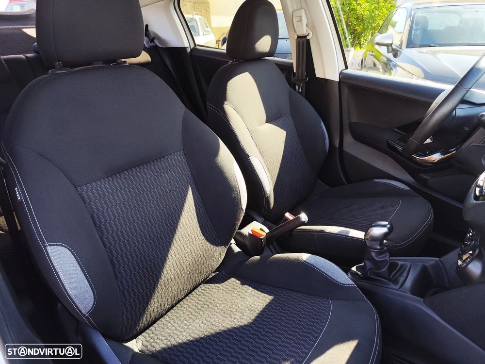 Peugeot 208 1.2 PureTech Style - 9