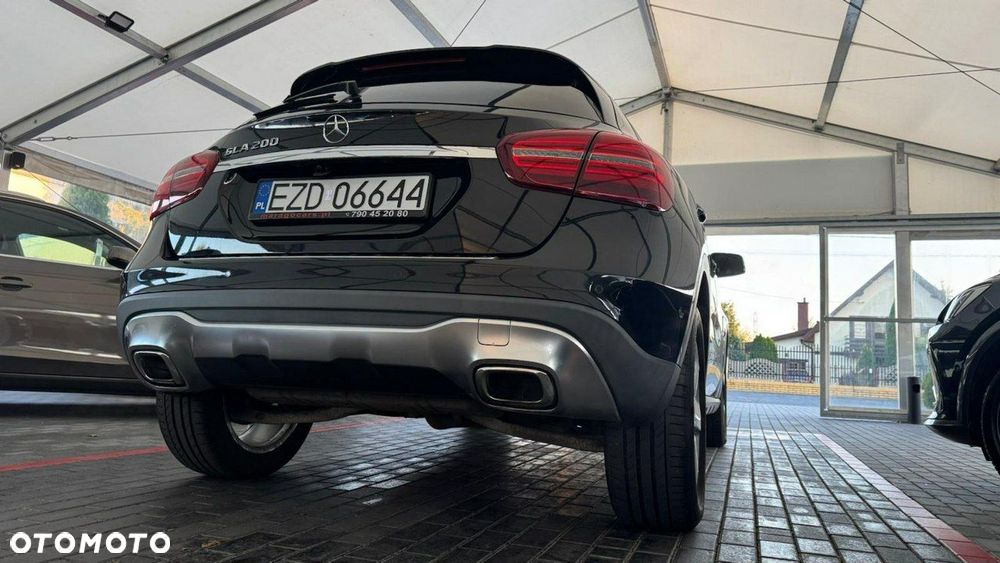 Mercedes-Benz GLA - 30