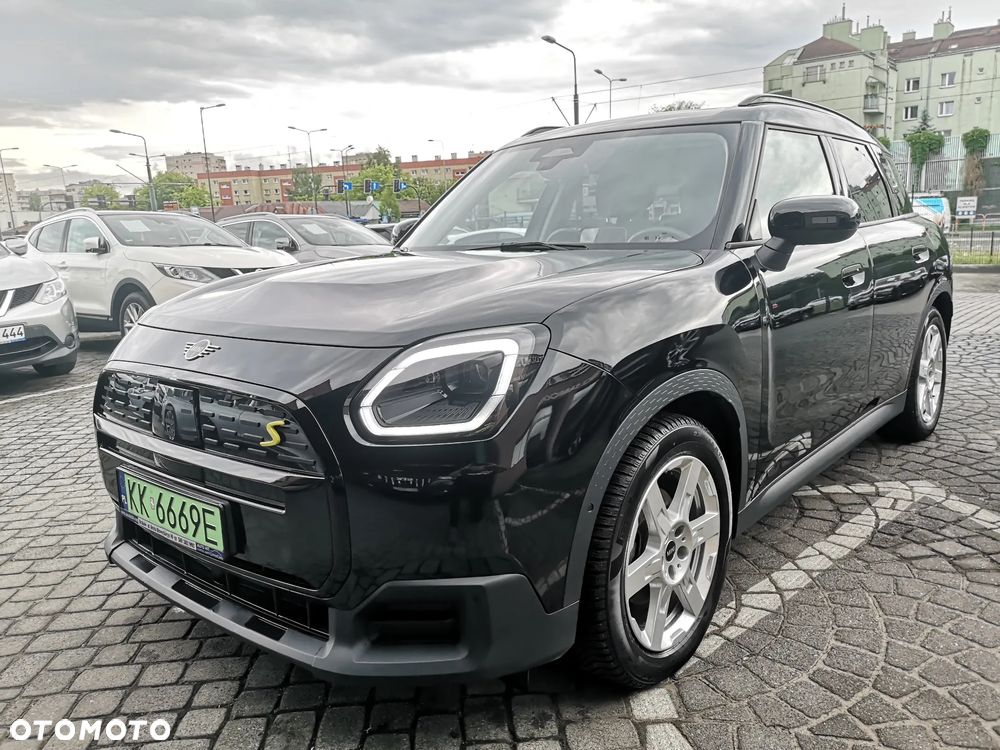 MINI Countryman SE ALL4 Favoured Trim - 2