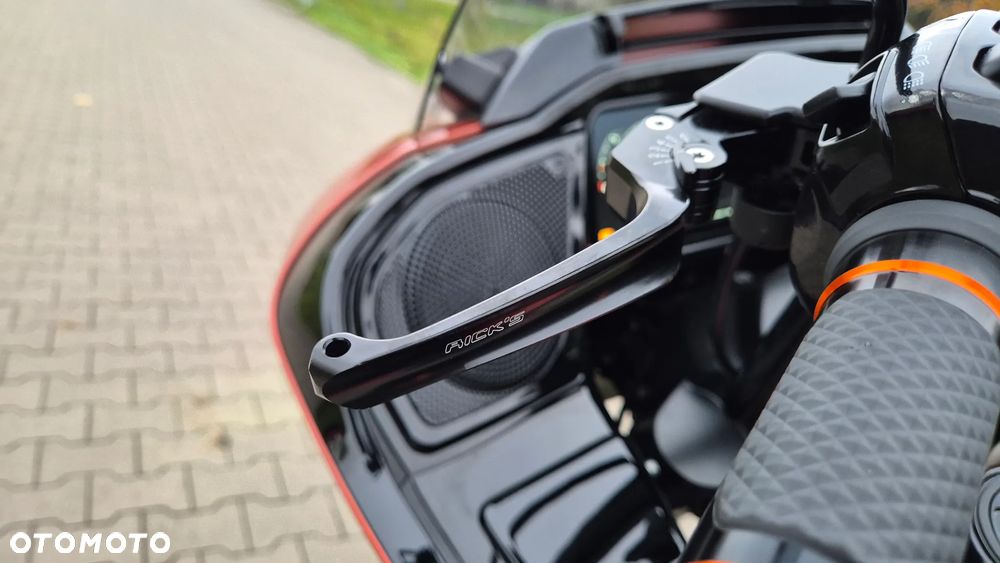 Harley-Davidson Touring Road Glide - 12