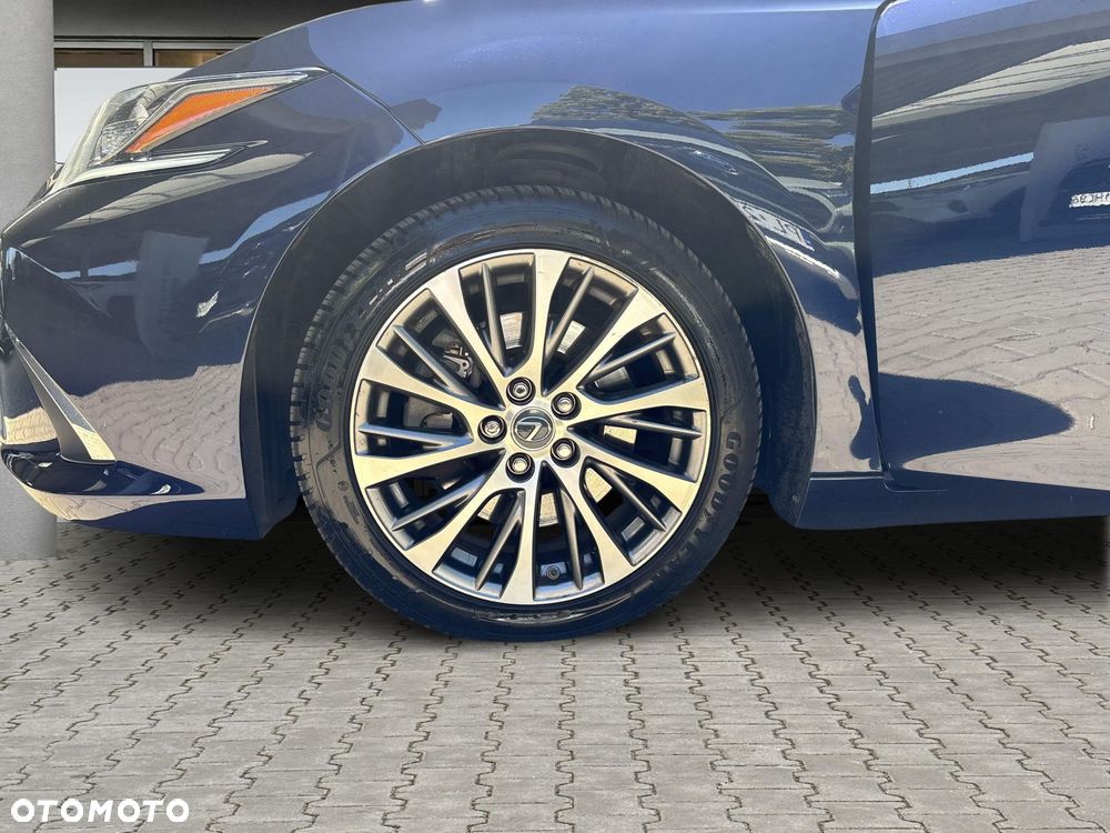 Lexus ES - 27