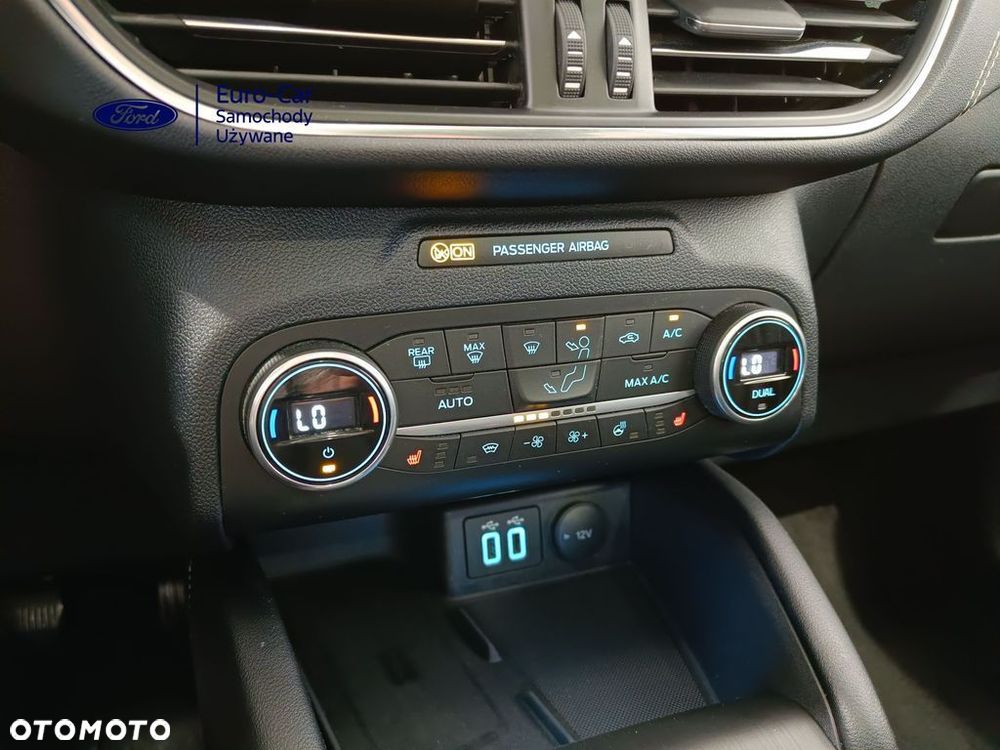 Ford Kuga - 28