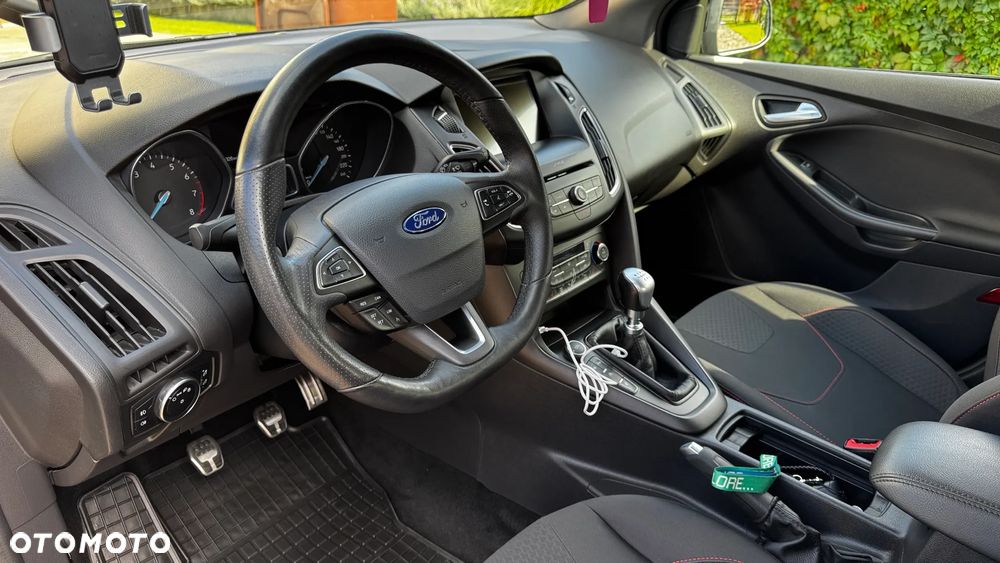 Ford Focus 1.5 EcoBoost ST-Line - 8