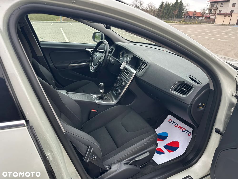 Volvo V60 D3 Edition - 9