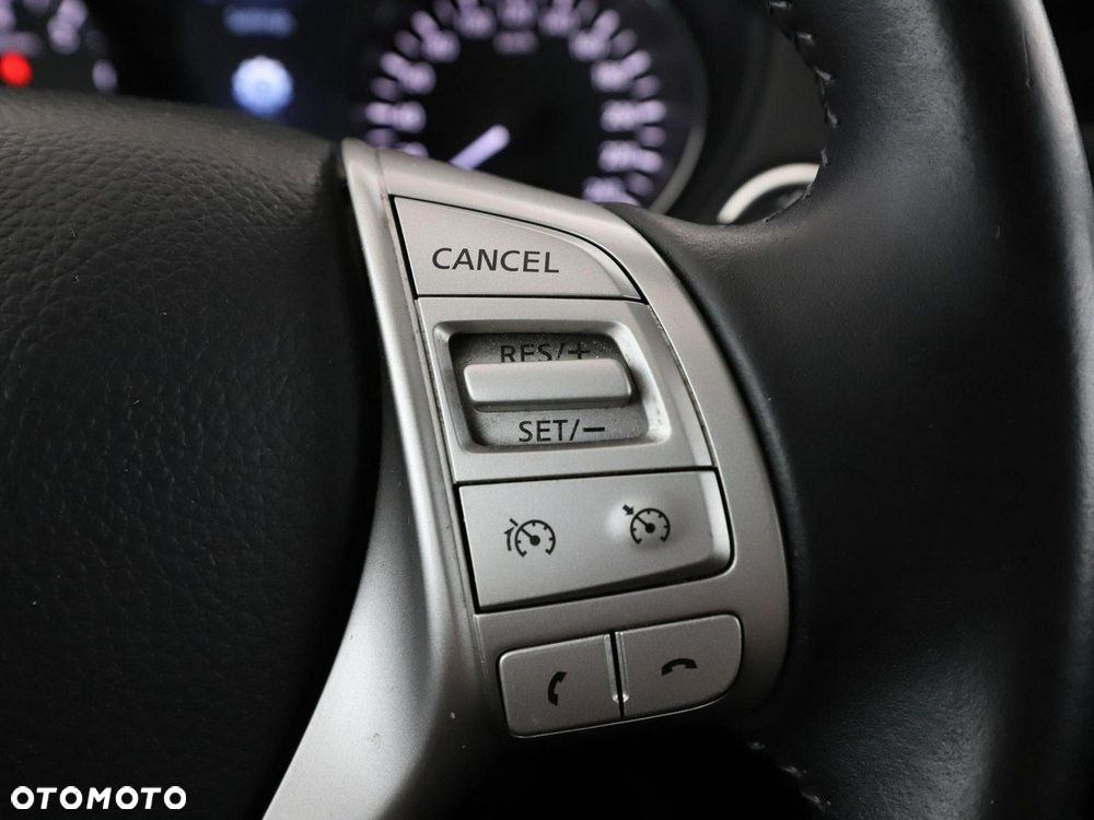 Nissan Qashqai 1.6 DIG-T N-Connecta - 30
