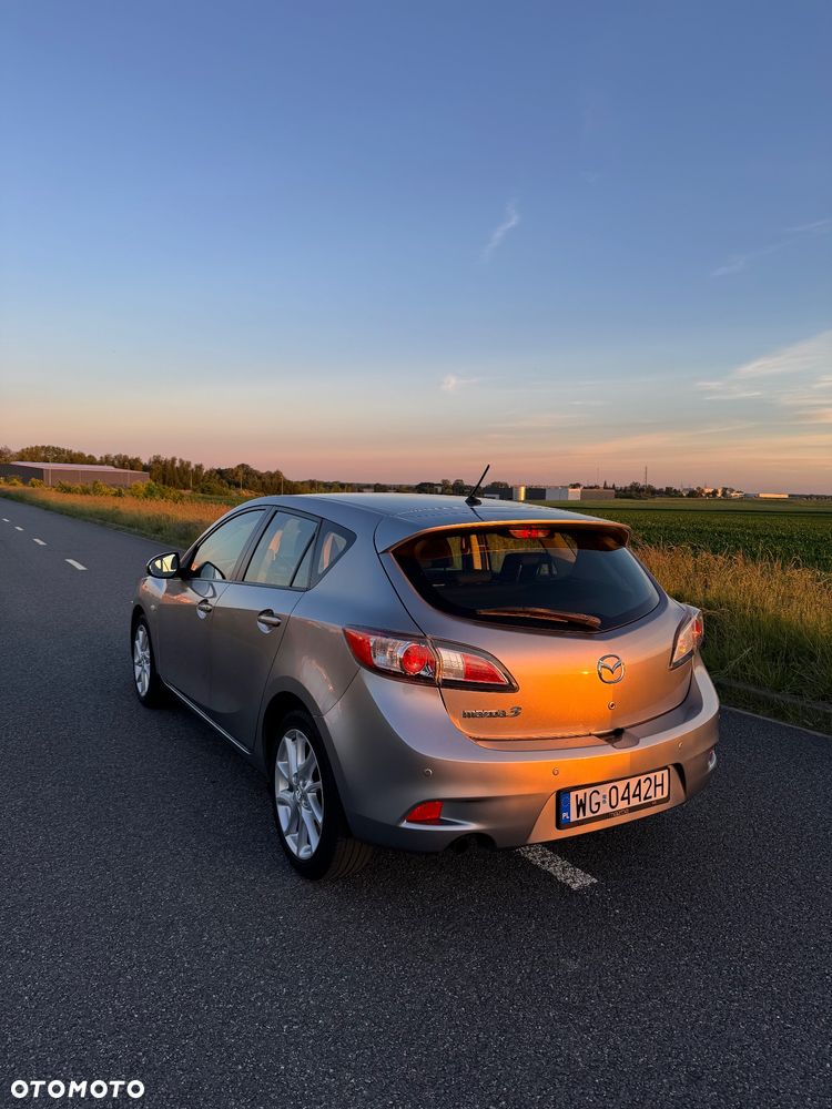 Mazda 3 1.6 Exclusive + - 9