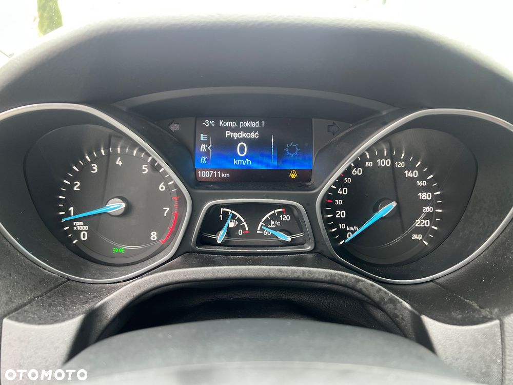 Ford Focus SW 1.5 EcoBoost S&S Titanium - 27