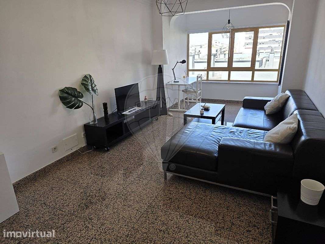 Apartamento T2 para arrendamento - Grande imagem: 2/21