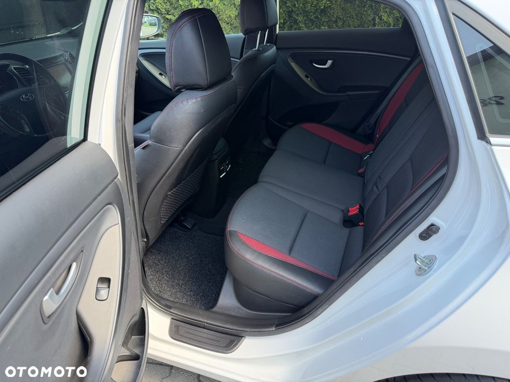 Hyundai i30 1.6 GDI Turbo Luxury - 28