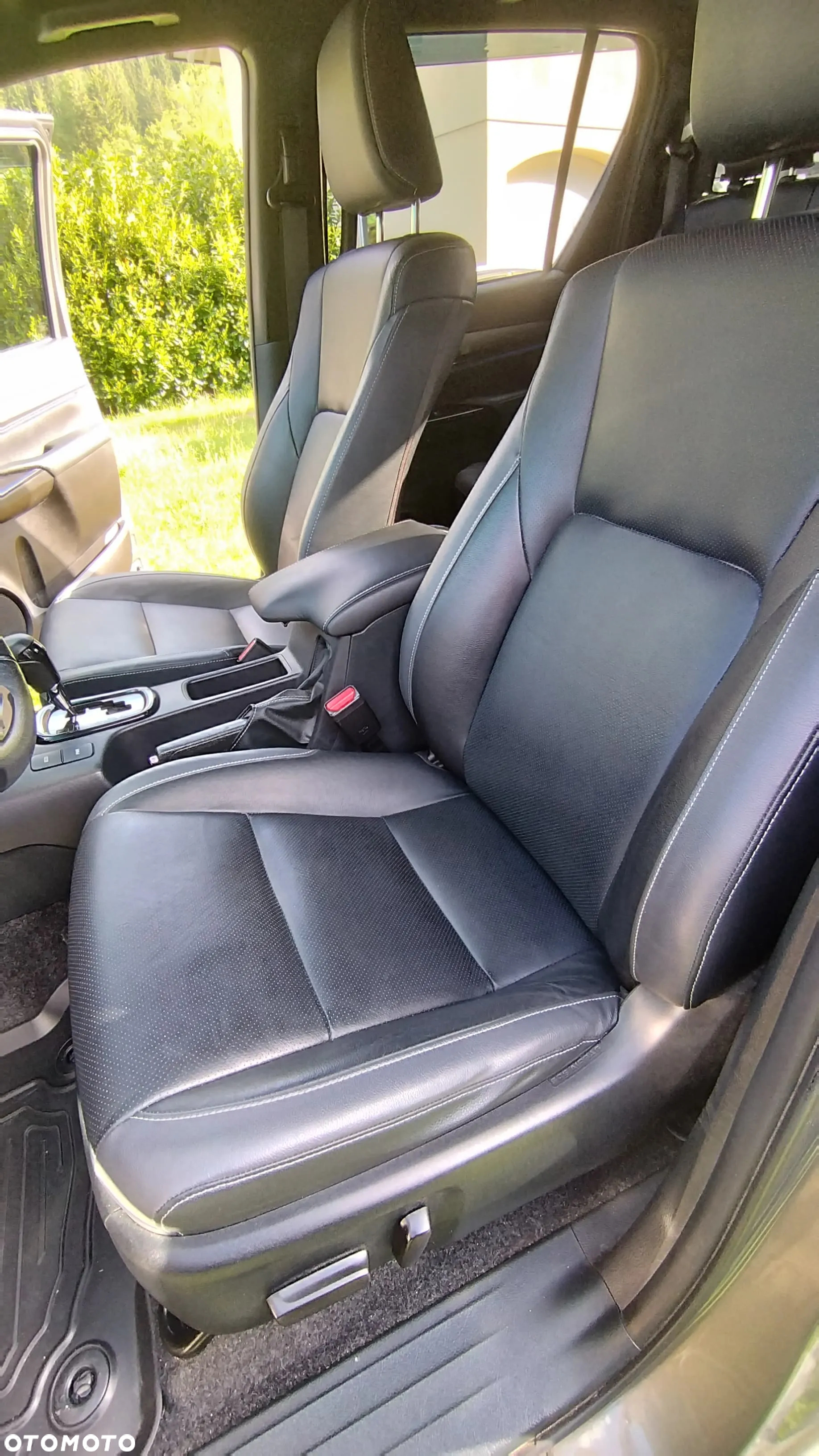 Toyota Hilux 2.8 D-4D Double Cab Invincible Sport 4x4 - 12