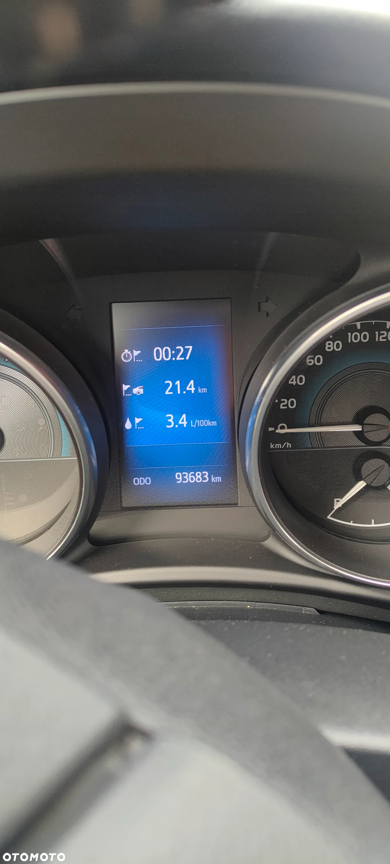 Toyota Auris Hybrid 135 Selection - 26
