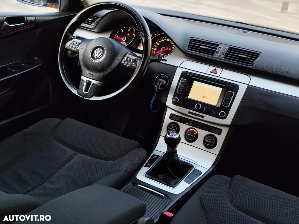 Volkswagen Passat - 10