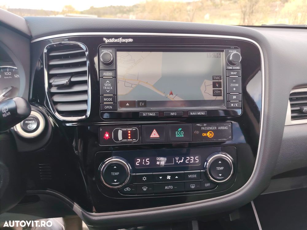 Mitsubishi Outlander 2.0 4WD Plus - 20