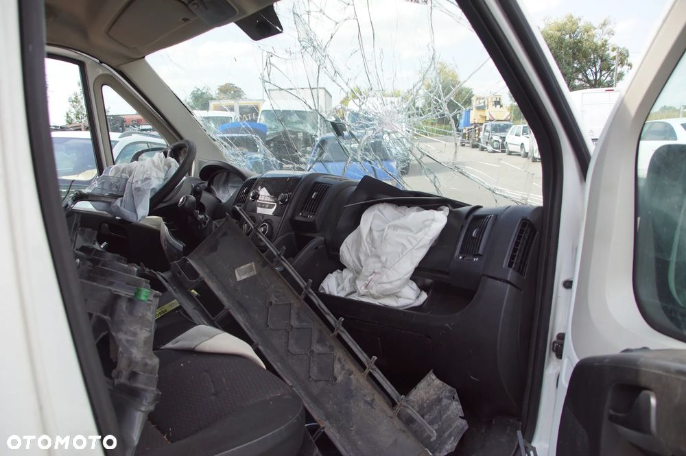 Auto na części - Peugeot Boxer III 2.0 BlueHDI 110 KM AH03 20GP19 2017R Silnik Skrzynia Drzwi Szyba Klapa Lampa Lusterko Deska Kokpit Sterownik Moduł Czujnik Licznik Kierownica - 12