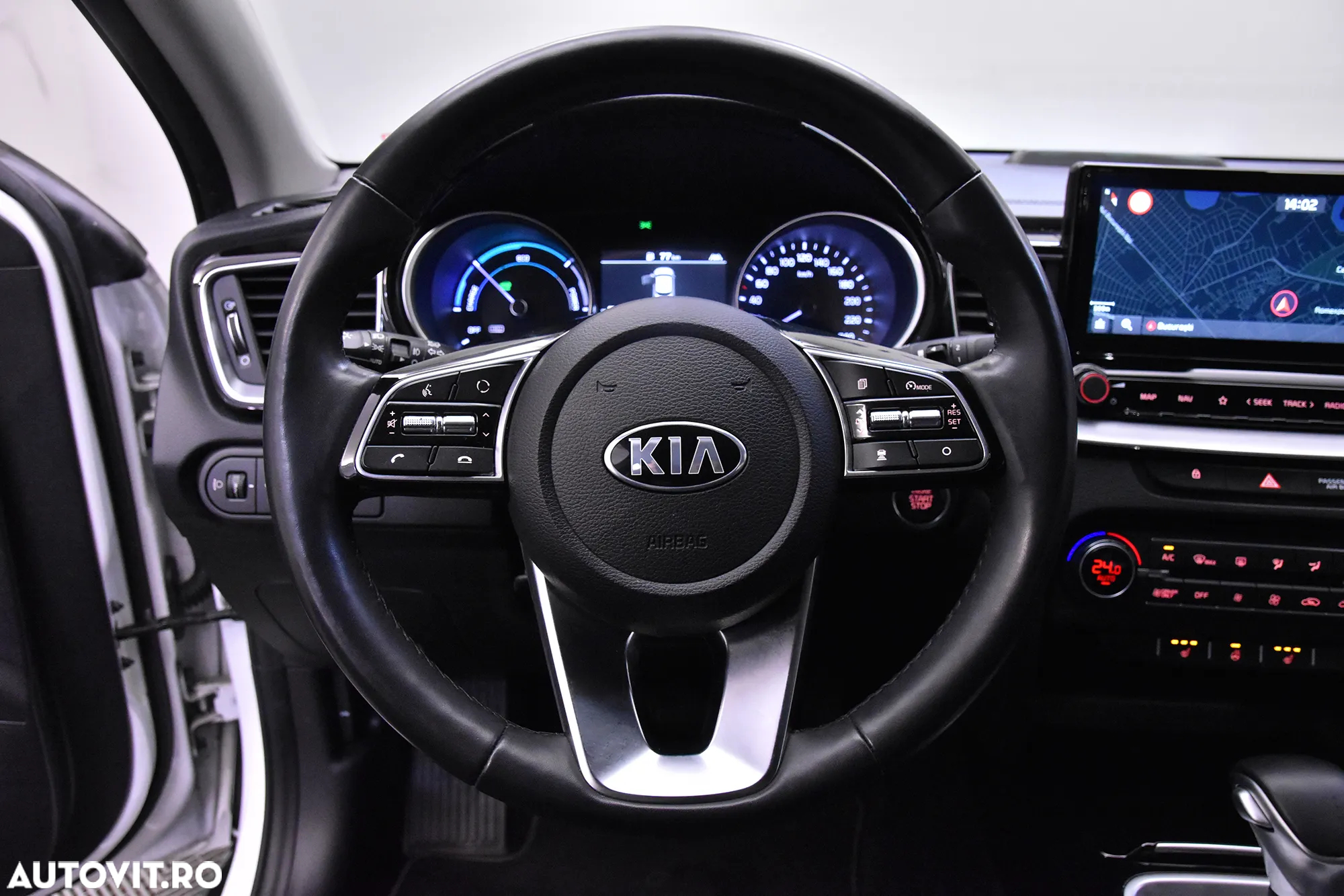 Kia XCeed - 16