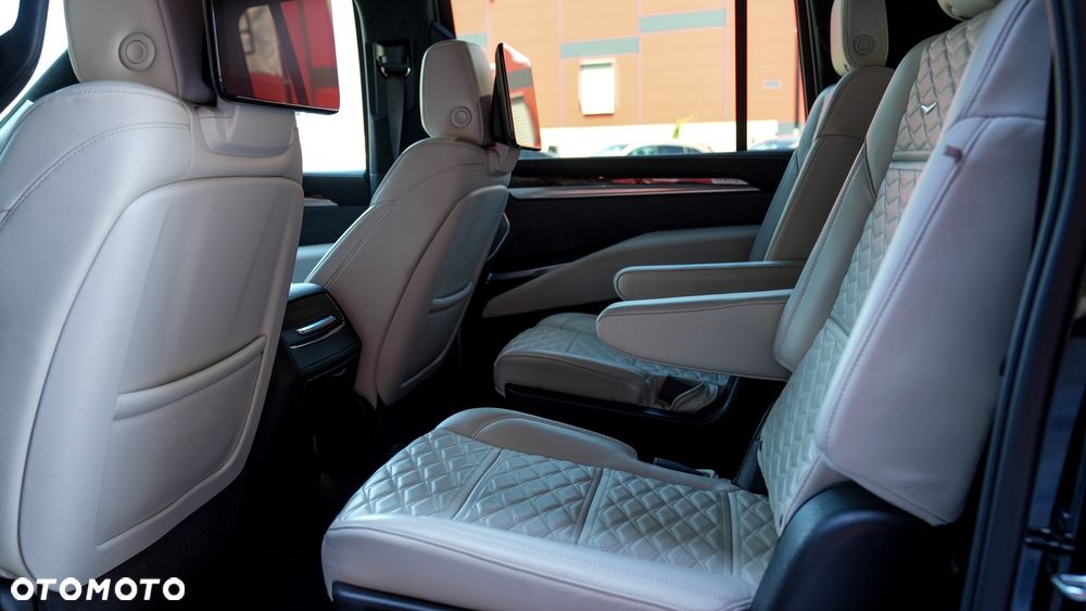 Cadillac Escalade - 14