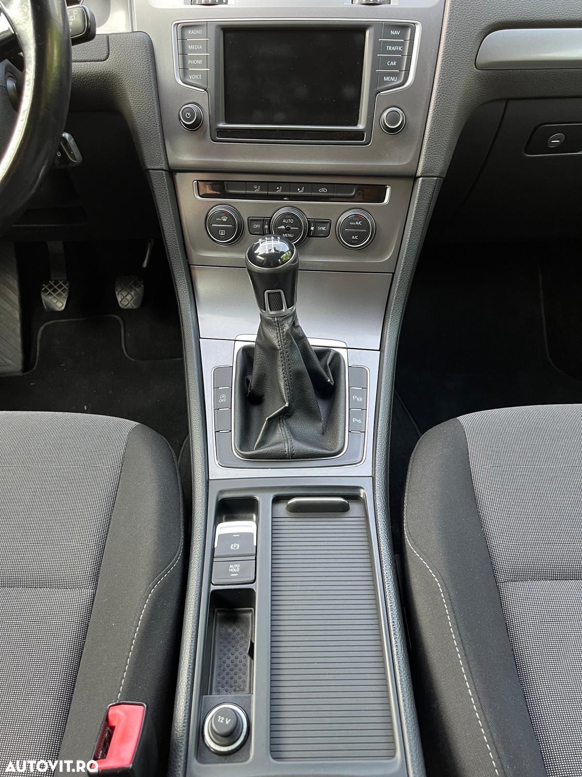 Volkswagen Golf 1.6 TDI BMT Highline - 11