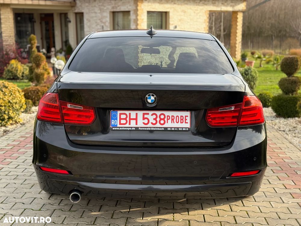 BMW Seria 3 320d Aut. - 10