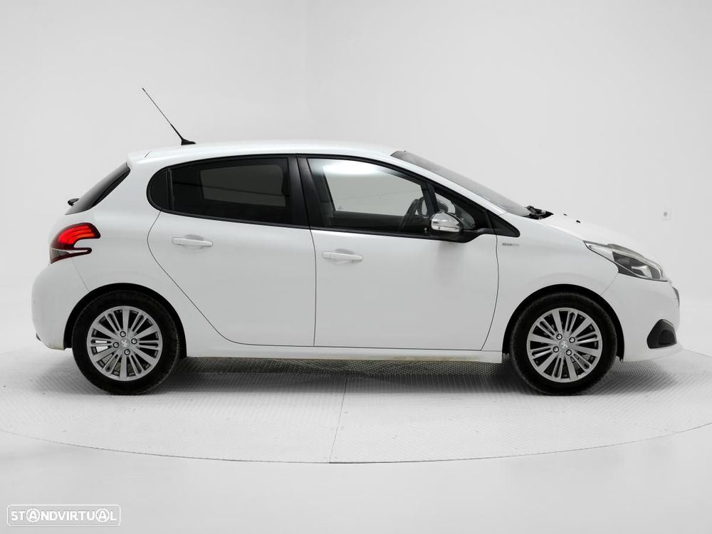 Peugeot 208 - 2