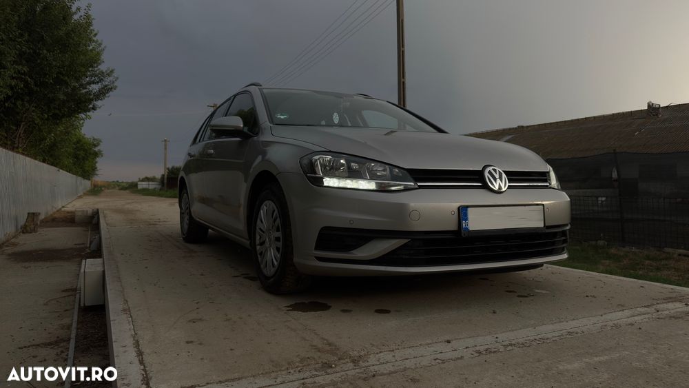 Volkswagen Golf 1.0 TSI BlueMotion Comfortline - 4