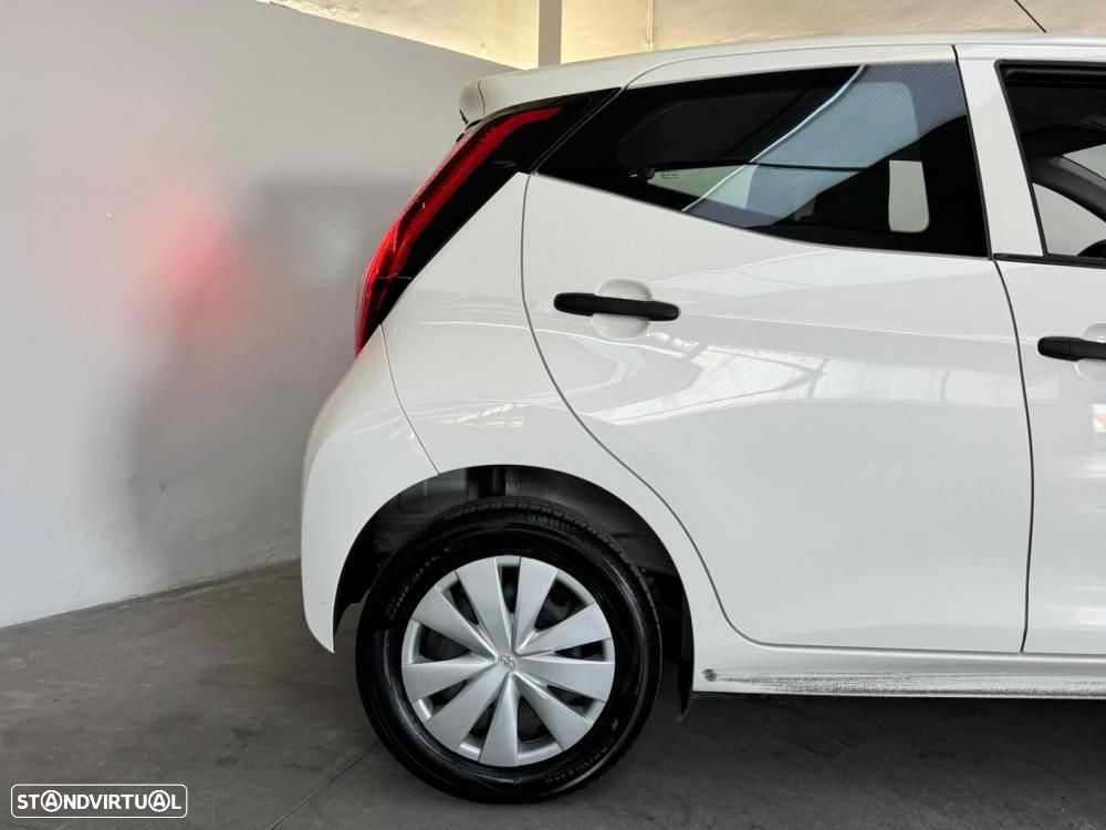 Toyota Aygo x-business - 9