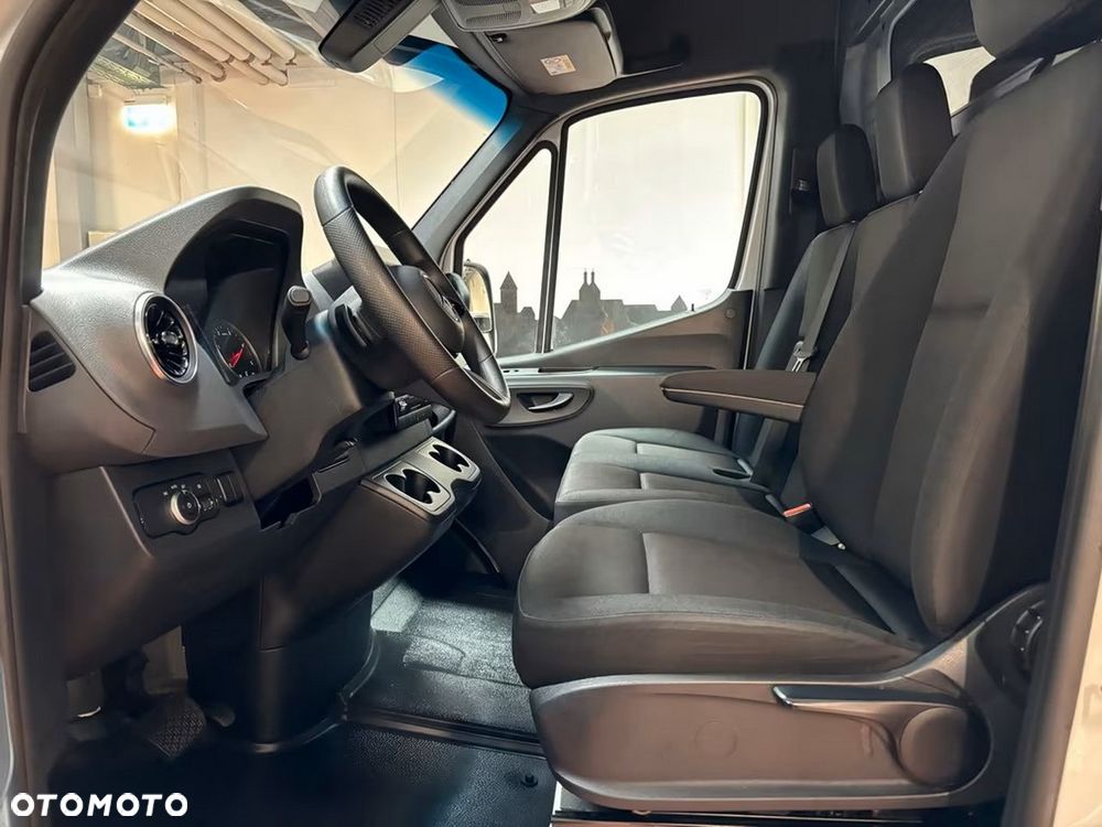Mercedes-Benz Sprinter - 8