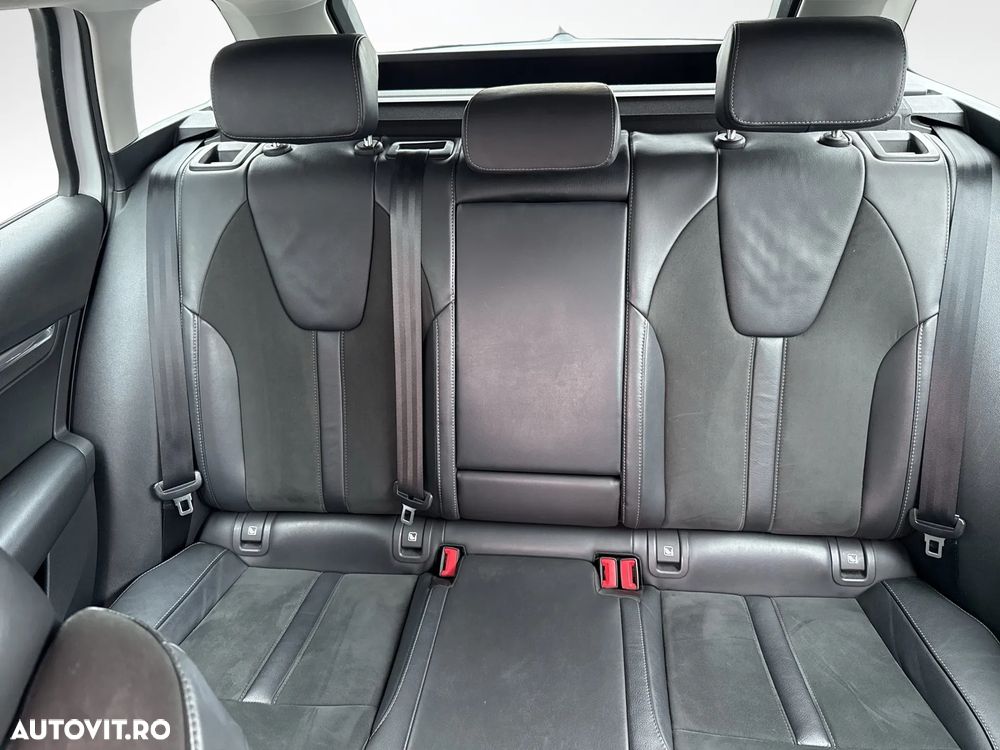 Skoda Octavia 2.0 TDI DSG 4X4 Scout - 16