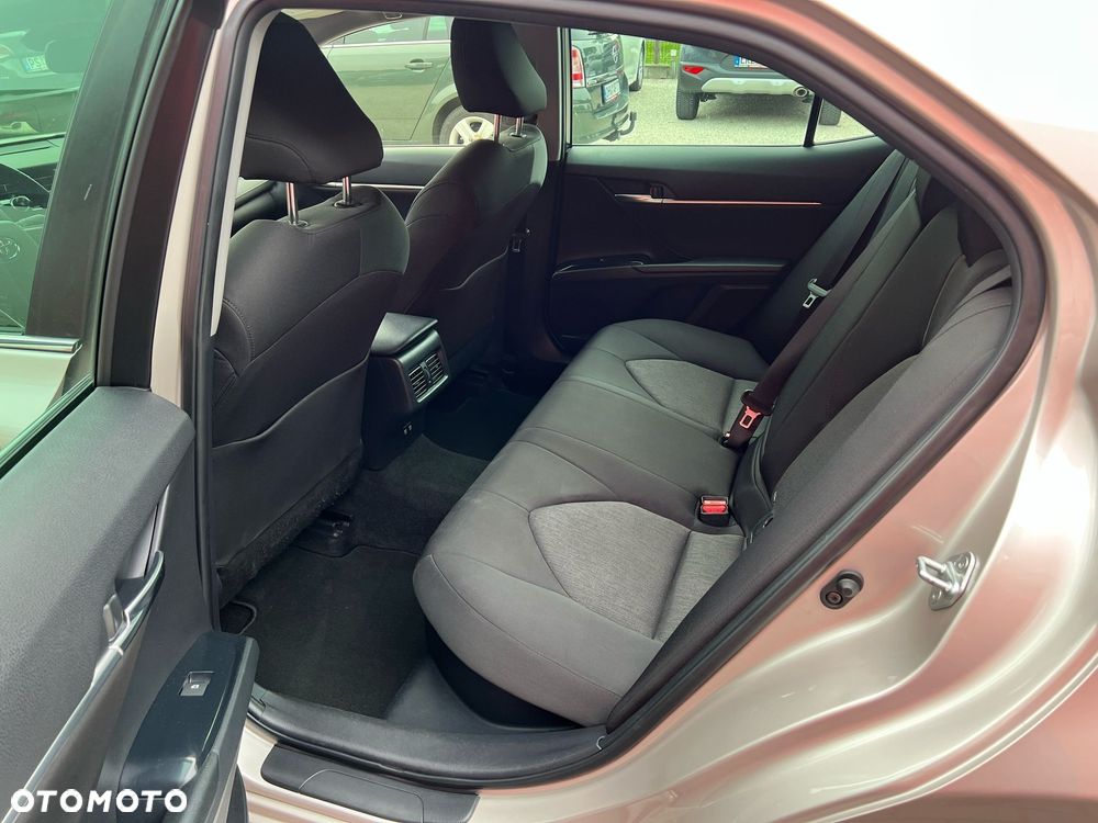 Toyota Camry 2.5 Hybrid Comfort CVT - 21